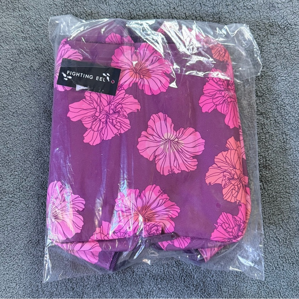 Fighting Eel: Makeup Bag (Summer Hibiscus)